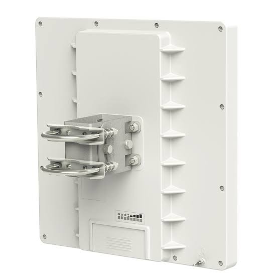 Mikrotik QRT 5 | 5GHz Radio for PTP & PTMP Wireless Solution